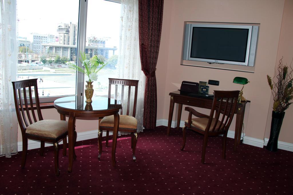 Stone Bridge Hotel Skopje Rom bilde