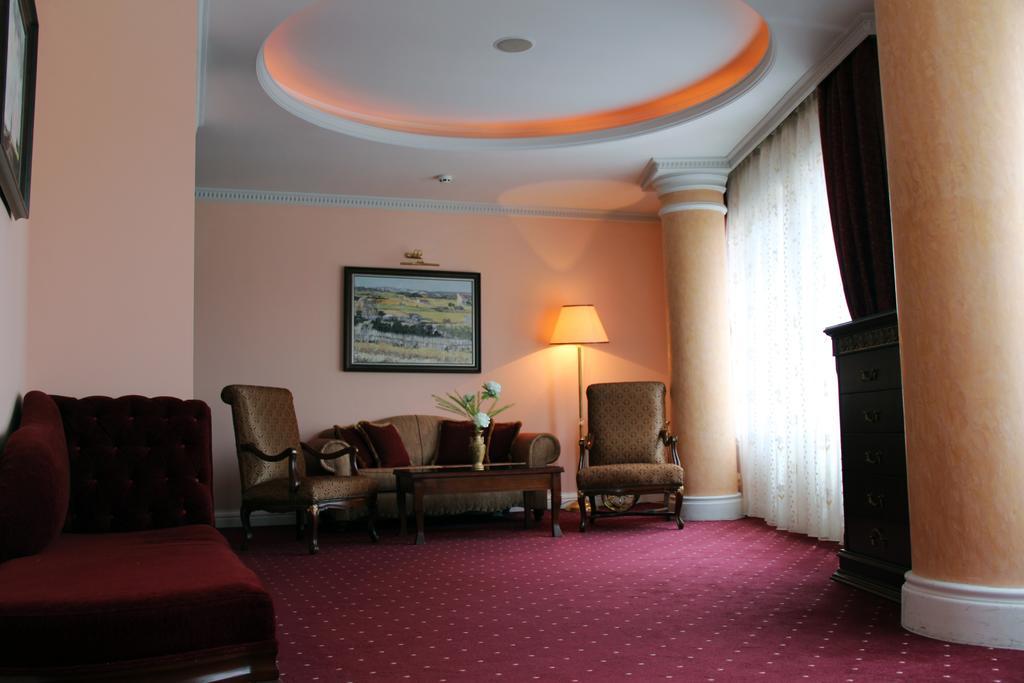 Stone Bridge Hotel Skopje Rom bilde