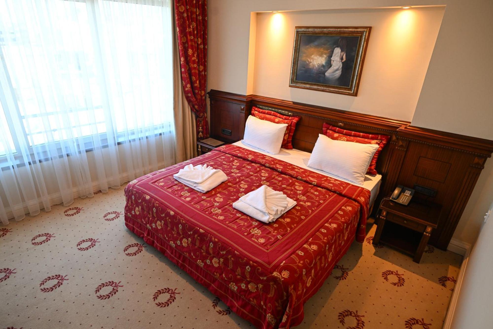 Stone Bridge Hotel Skopje Eksteriør bilde