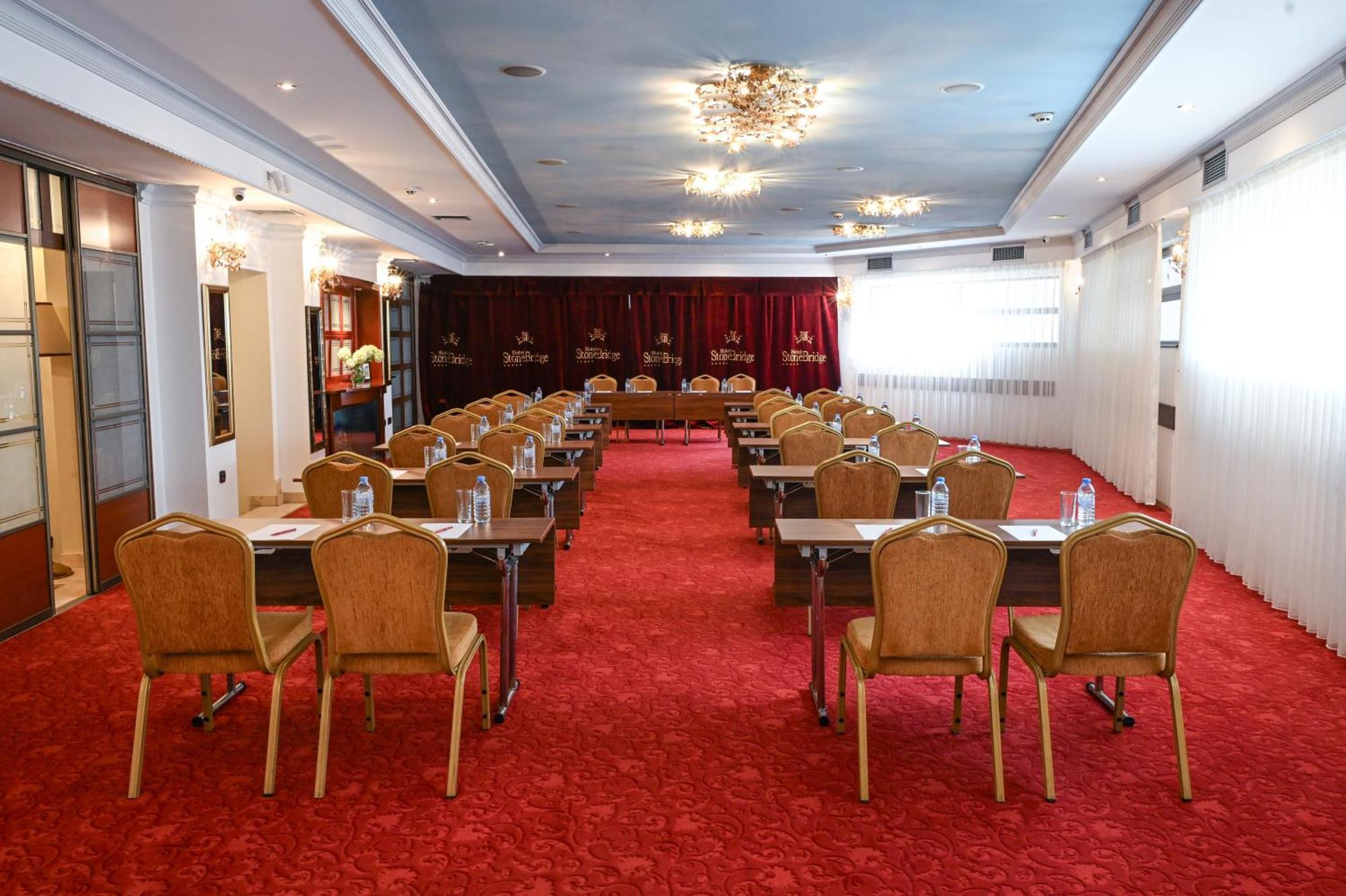 Stone Bridge Hotel Skopje Eksteriør bilde